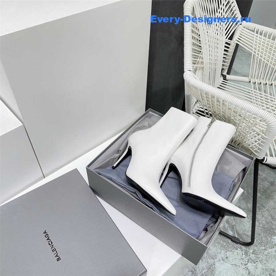 Ba1en*iaga white zipper pointed toe boots