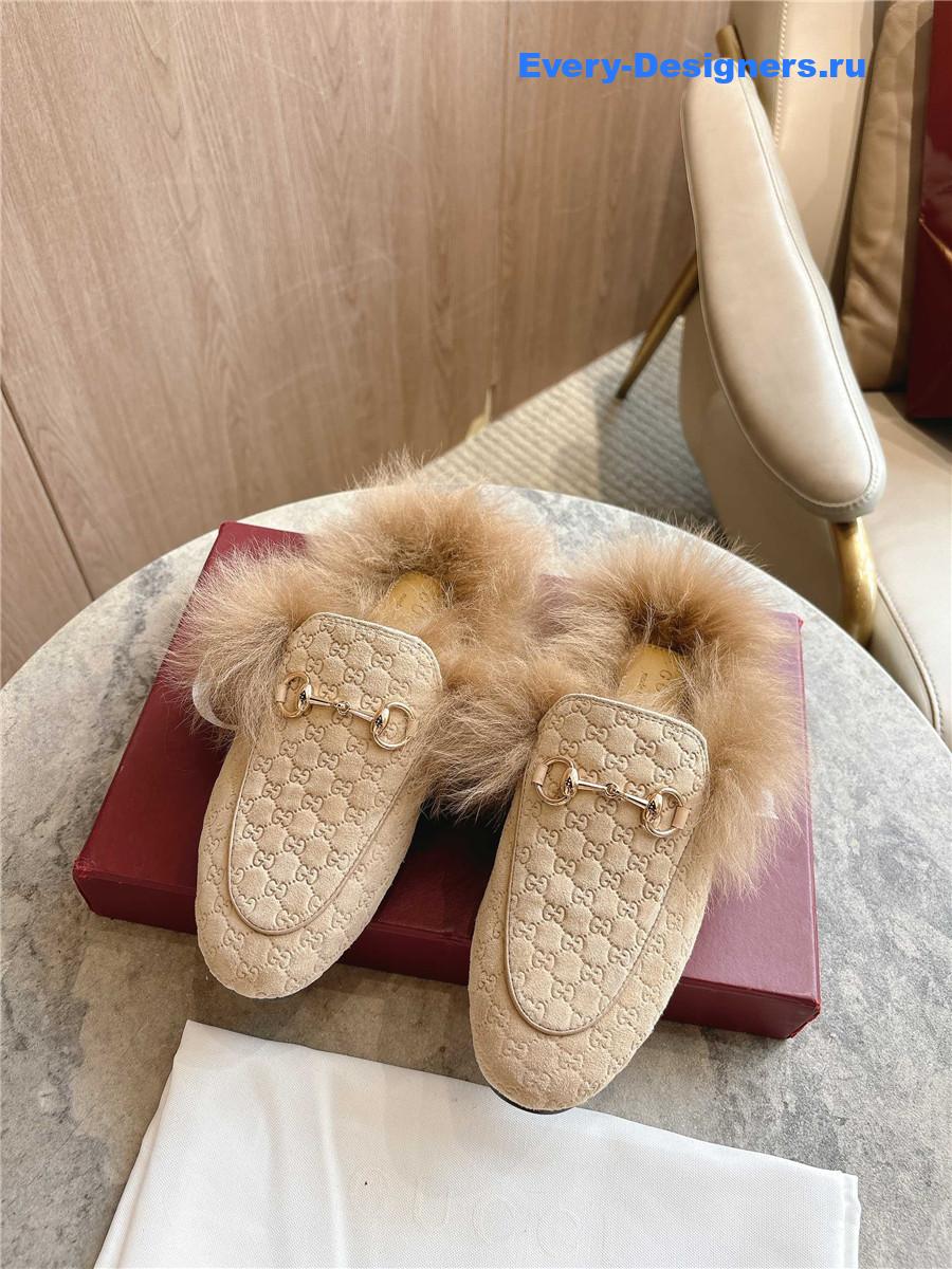 Gvc*1 beige gg princetown slippers