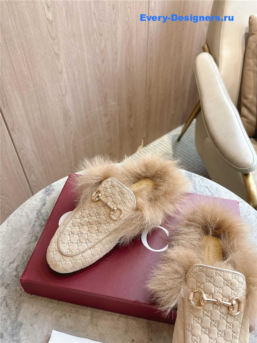 Gvc*1 beige gg princetown slippers