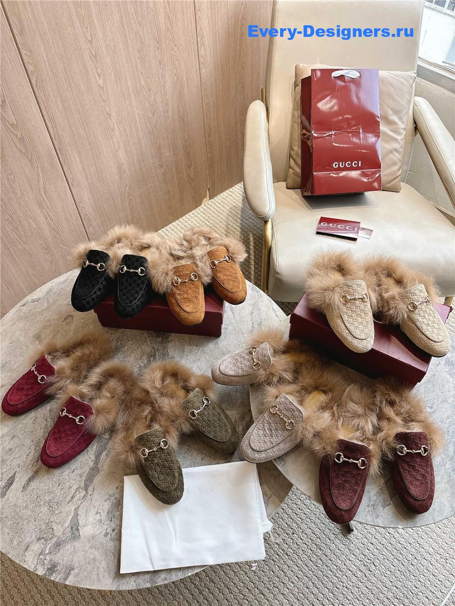 Gvc*1 beige gg princetown slippers