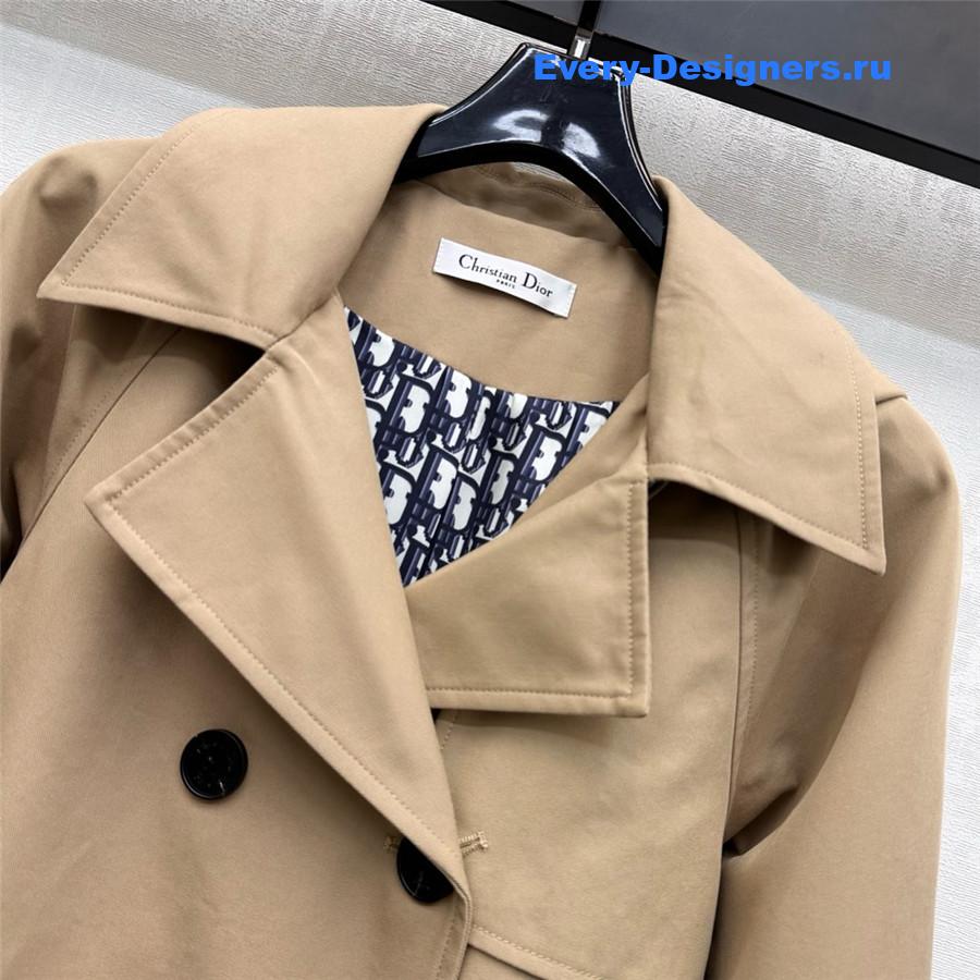 D10r beige double-breasted trench coat