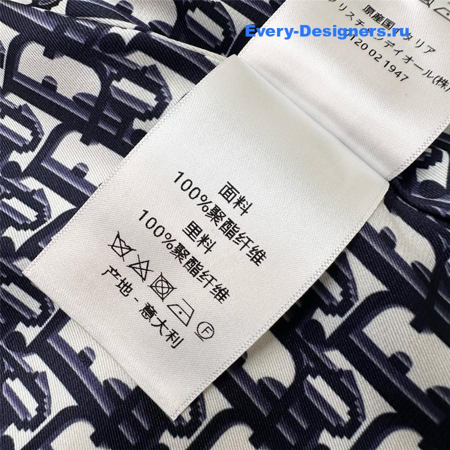 D10r black double-breasted trench coat