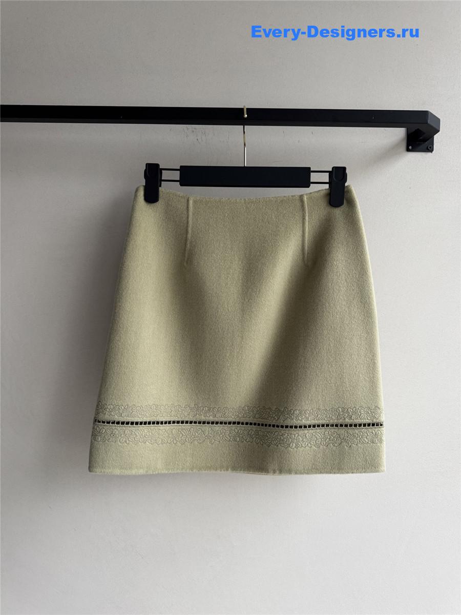 H**me5 green cashmere skirt