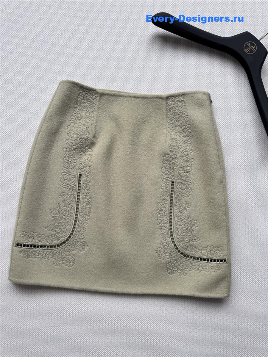 H**me5 green cashmere skirt