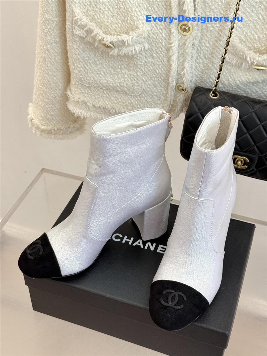 Ch**el white chunky heel ankle boots
