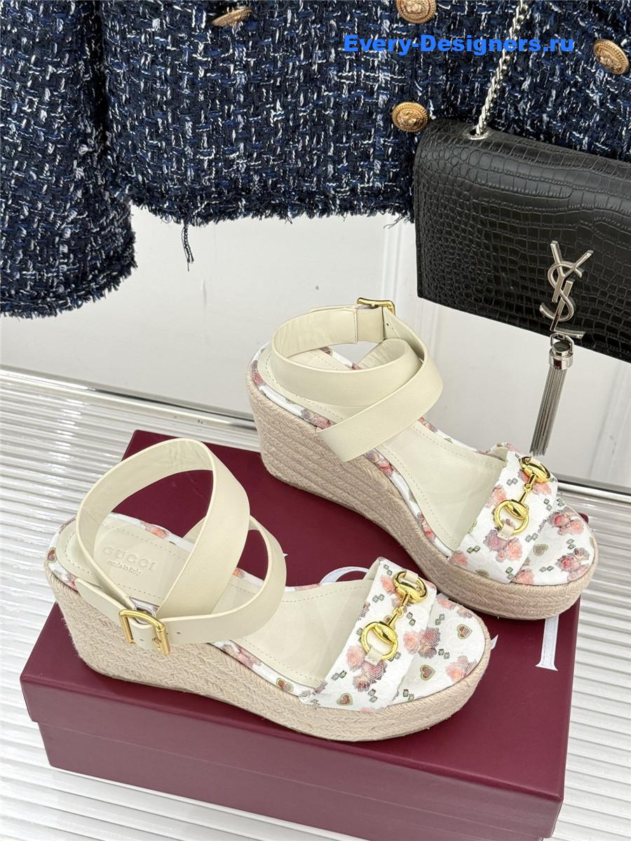 Gvc*1 beige horsebit gg platform espadrille sandals