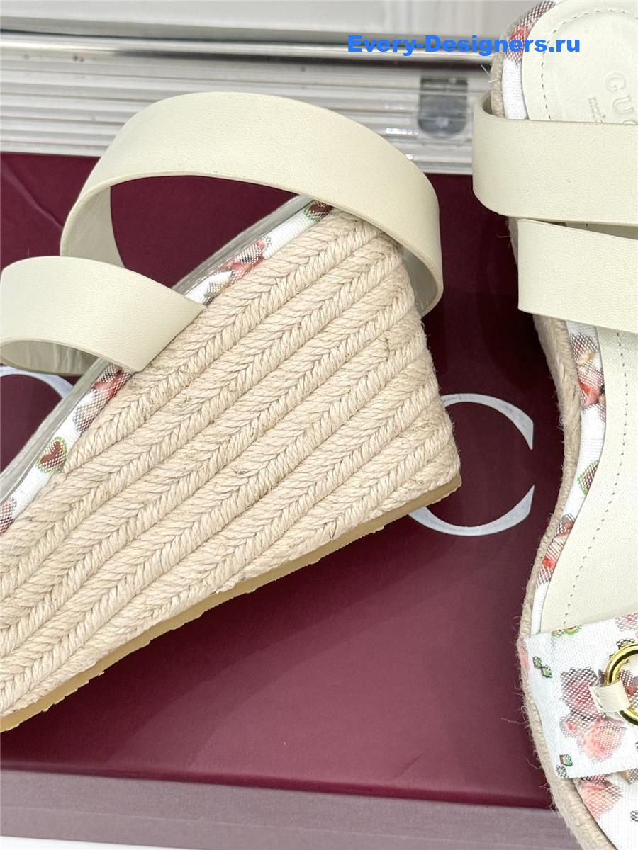 Gvc*1 beige horsebit gg platform espadrille sandals