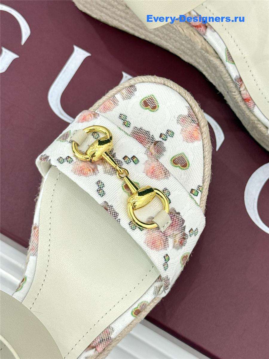 Gvc*1 beige horsebit gg platform espadrille sandals