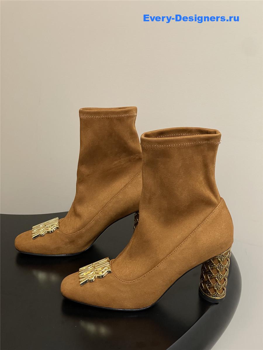 D10r brown suede block heel ankle boots