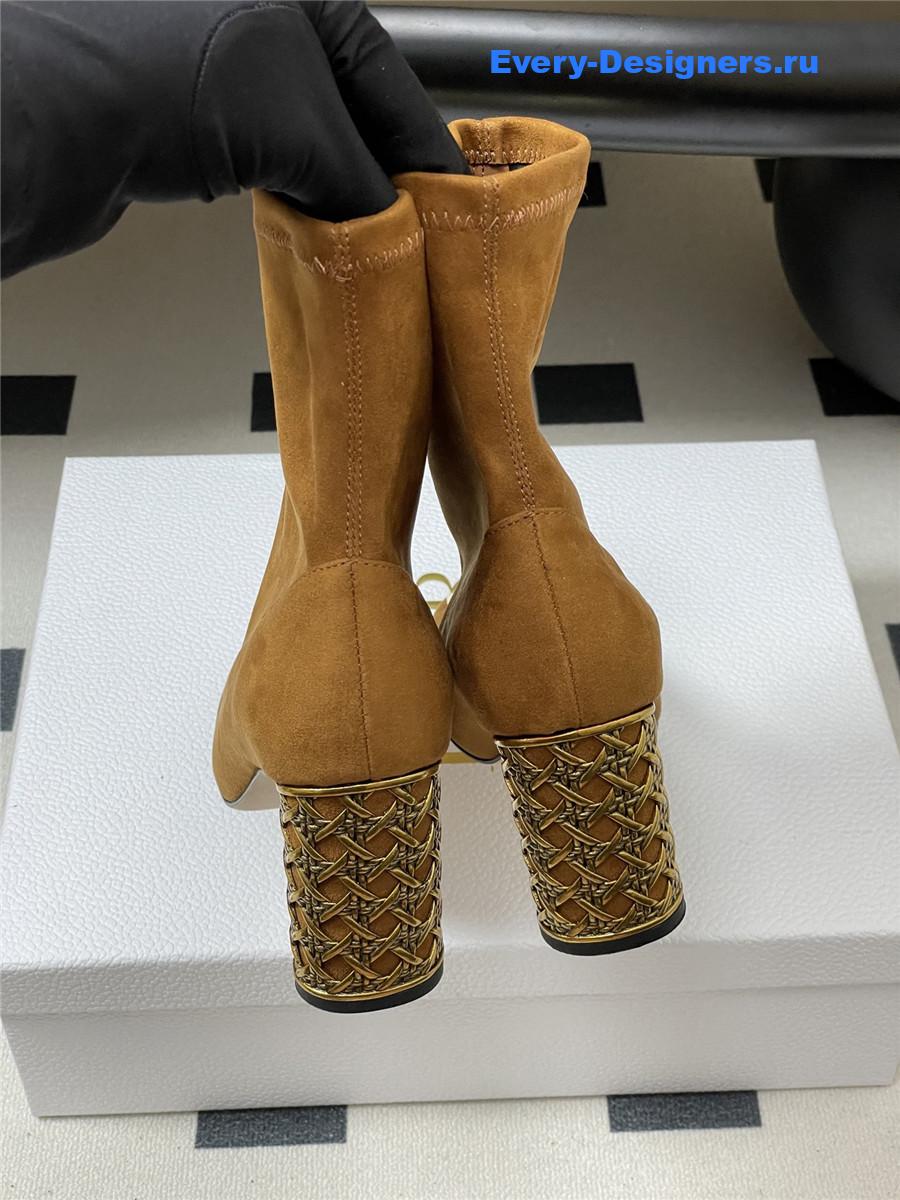 D10r brown suede block heel ankle boots