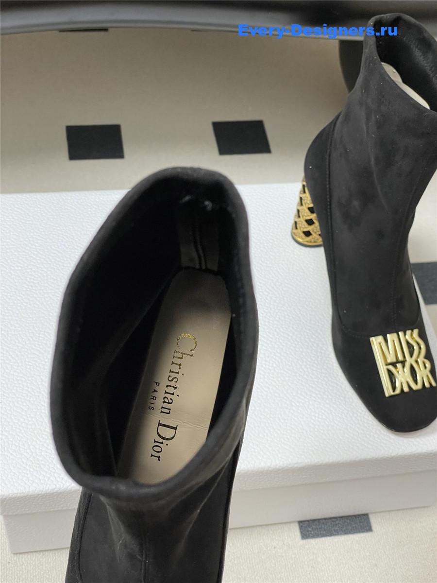 D10r black suede block heel ankle boots