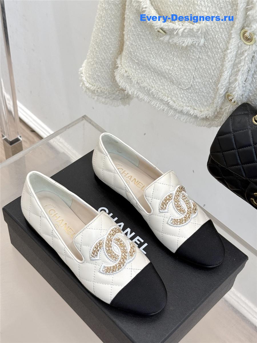 ch**el cc chain D1am0nd white loafers