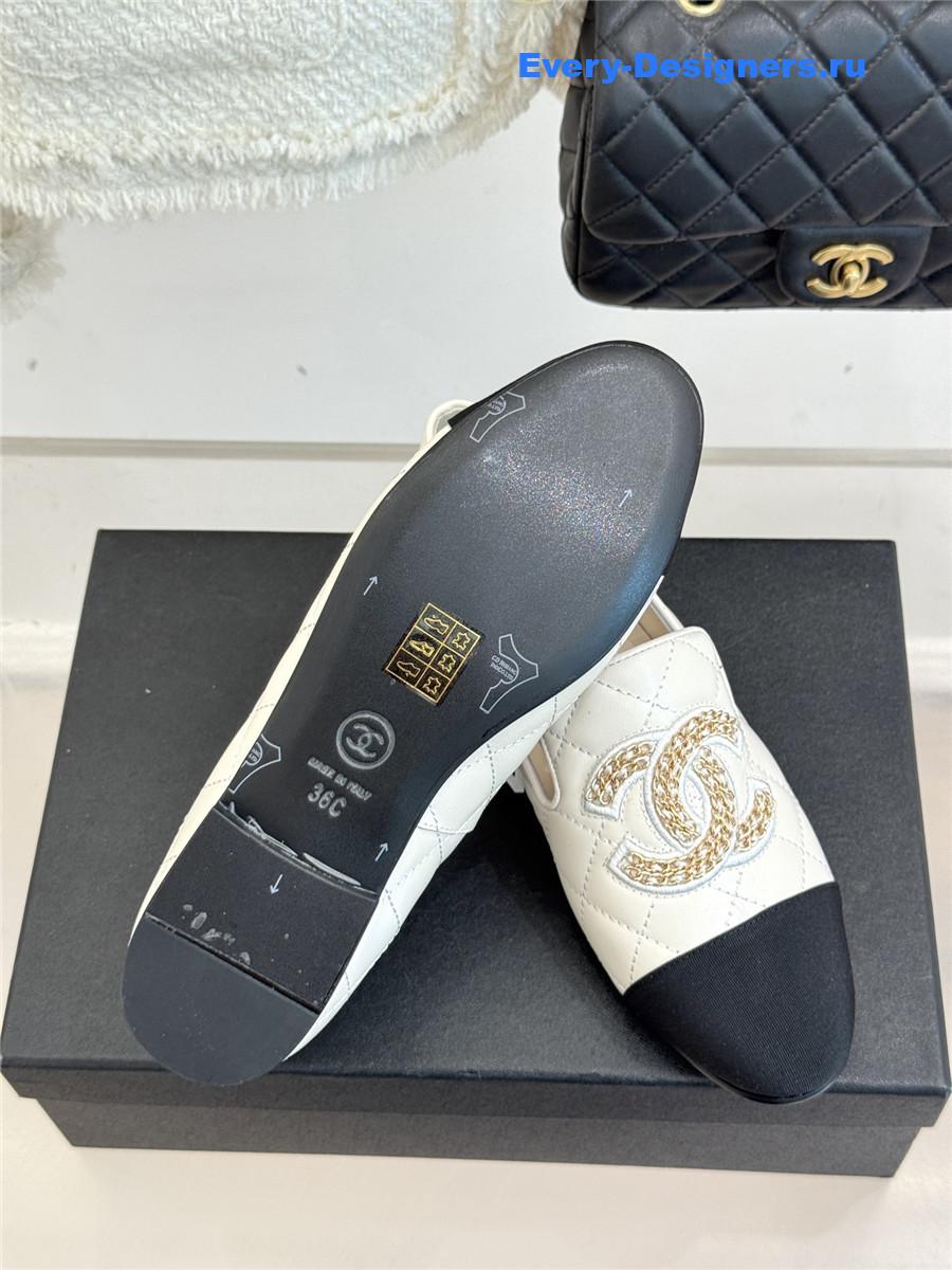 ch**el cc chain D1am0nd white loafers