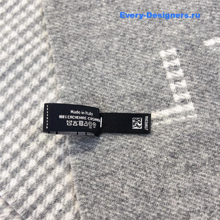 Ch**el grey houndstooth cashmere scarf