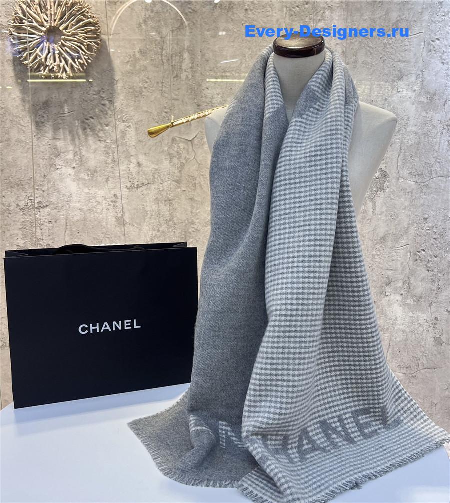 Ch**el grey houndstooth cashmere scarf