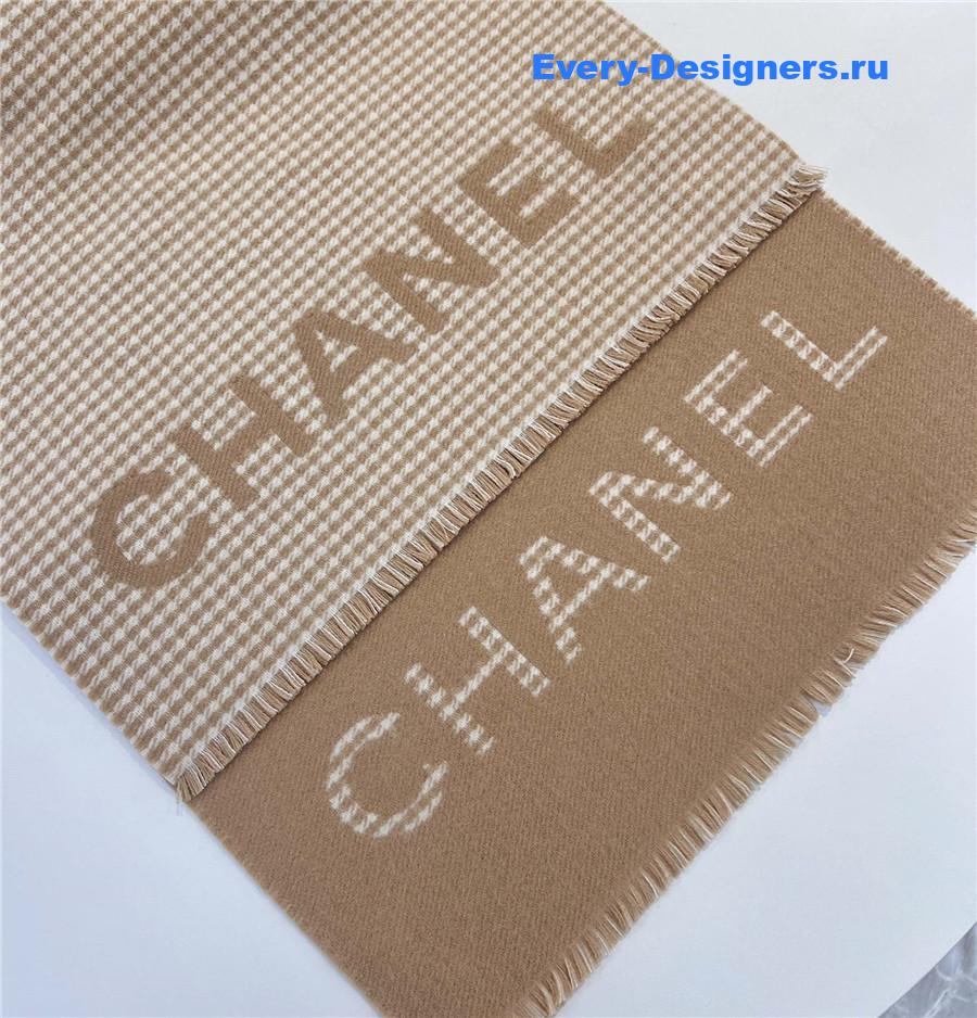 Ch**el beige houndstooth cashmere scarf