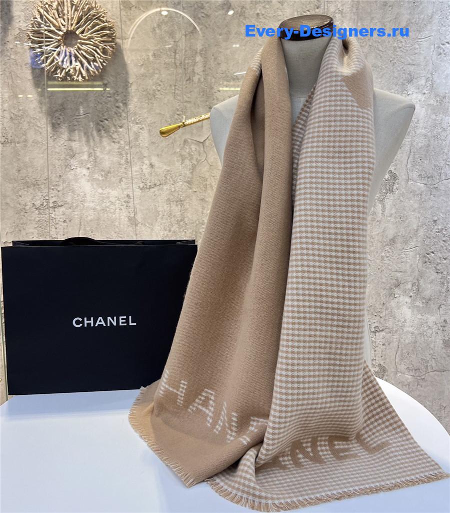 Ch**el beige houndstooth cashmere scarf