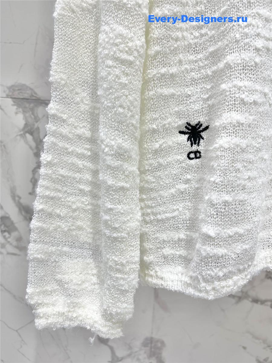 D10r loose white long-sleeved knit top