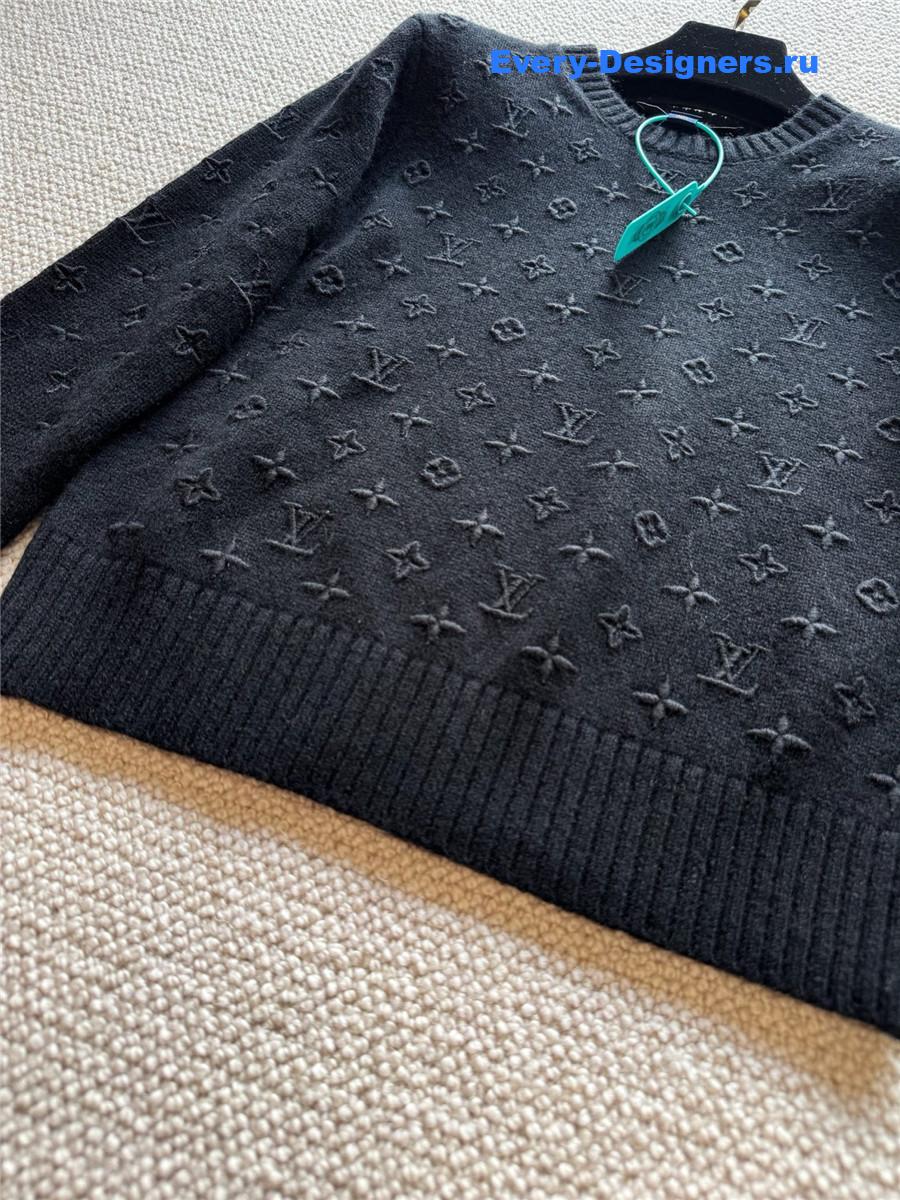 l0vis Vvtt0n black monogram embellished wool crewneck