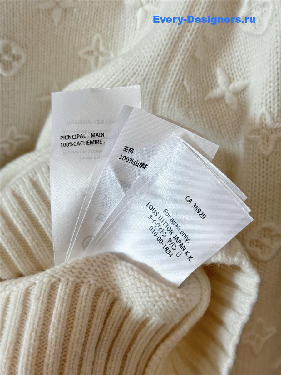 l0vis Vvtt0n white monogram embellished wool crewneck