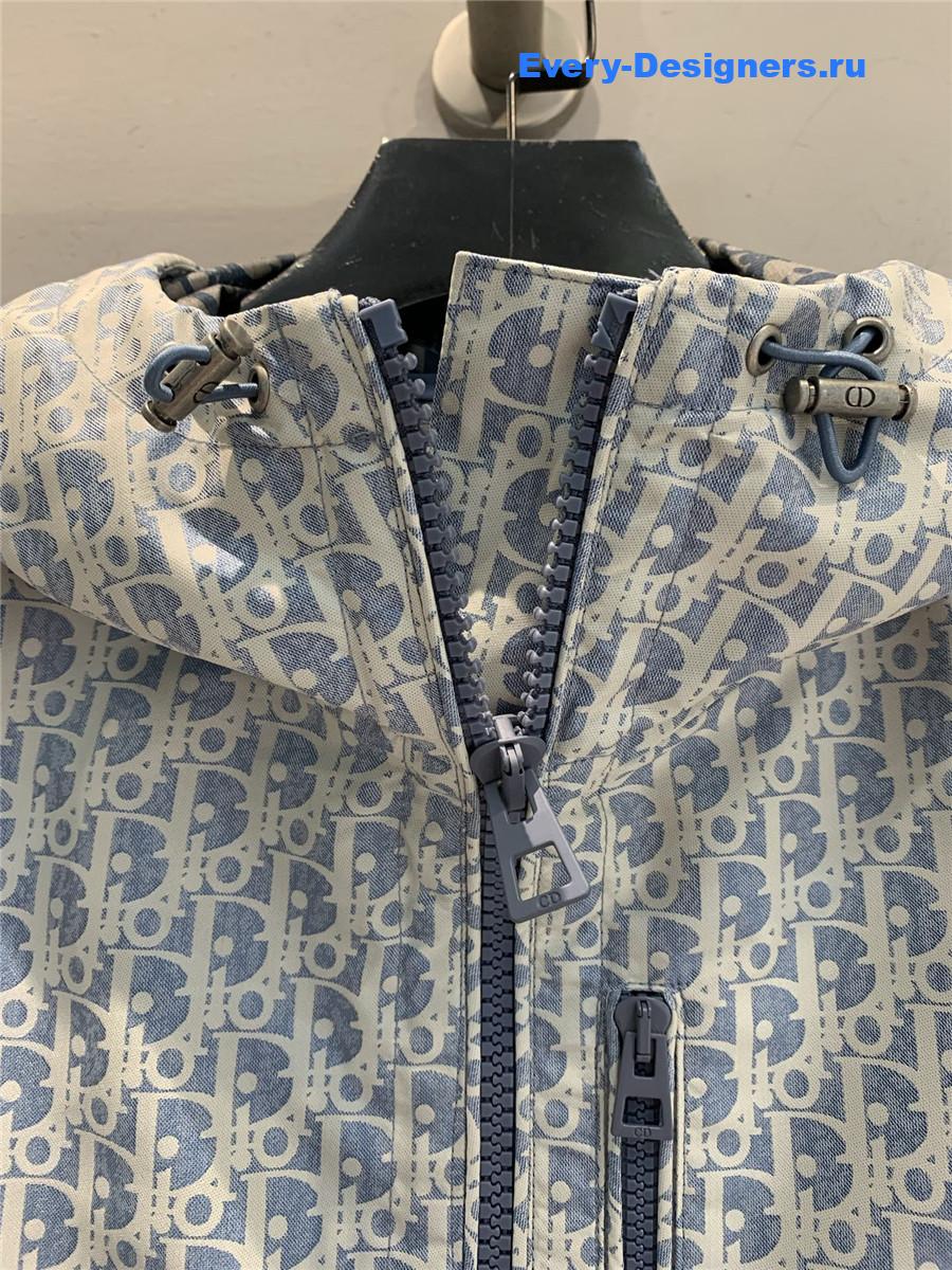 D10r oblique jacquard technical taffeta hooded vest