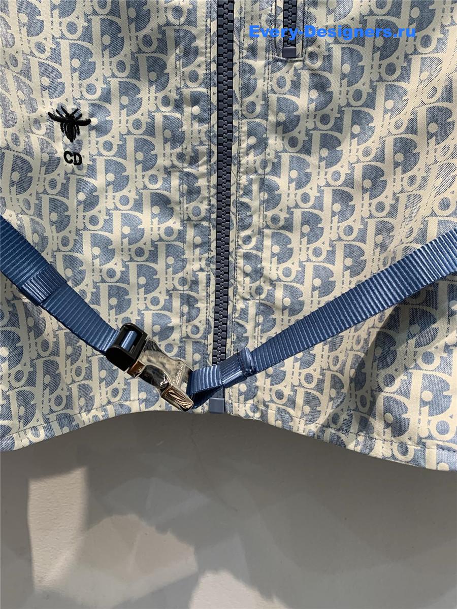 D10r oblique jacquard technical taffeta hooded vest