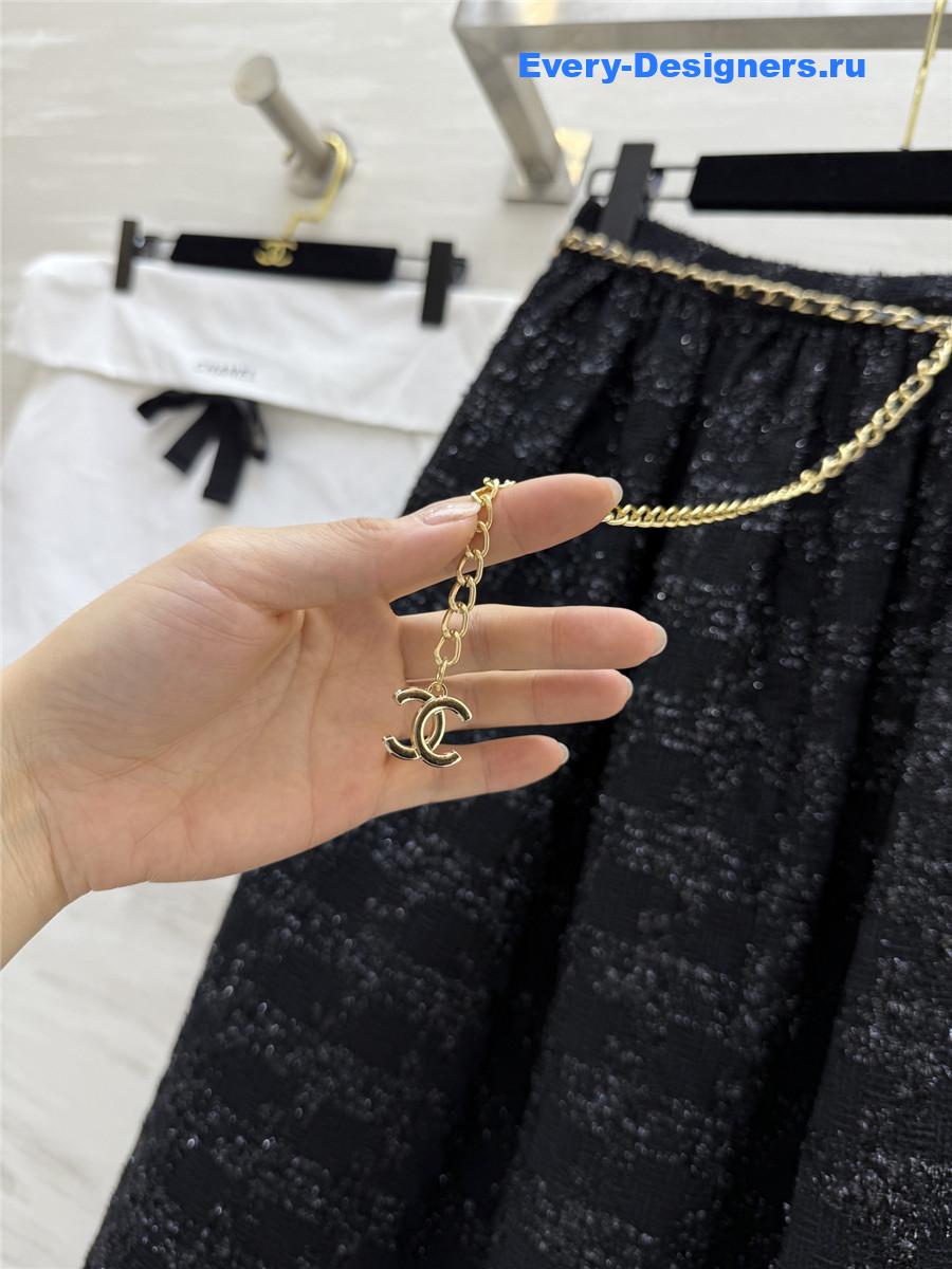 Ch**el black waist chain tweed skirt