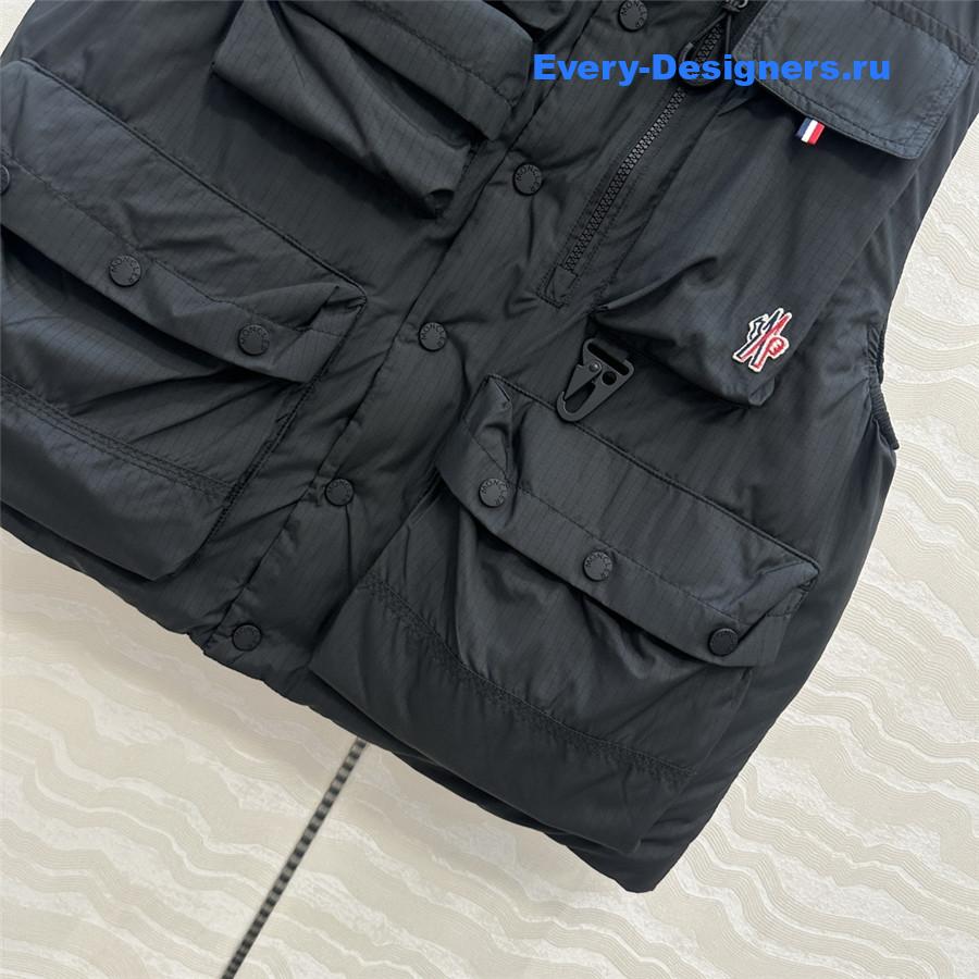 Moncler Black Grenoble Tongass Down Field Vest