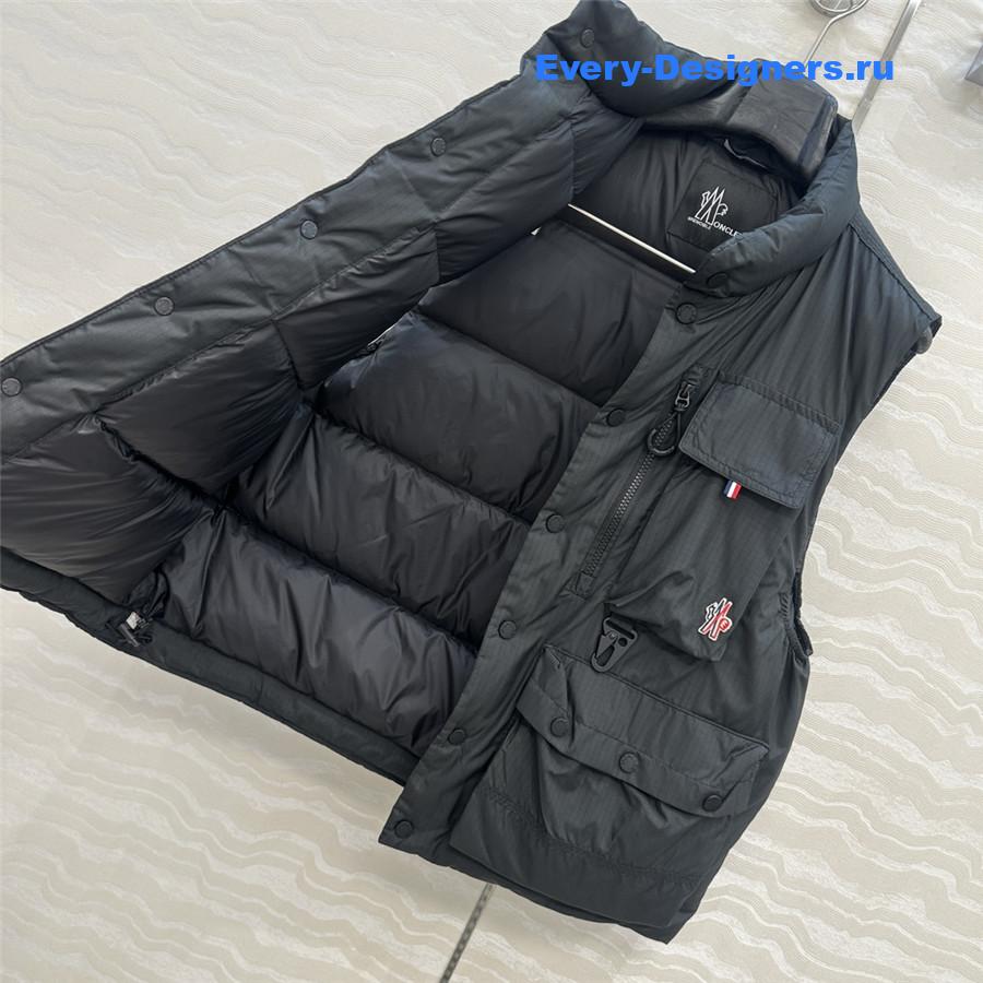 Moncler Black Grenoble Tongass Down Field Vest