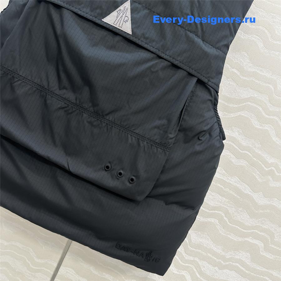 Moncler Black Grenoble Tongass Down Field Vest