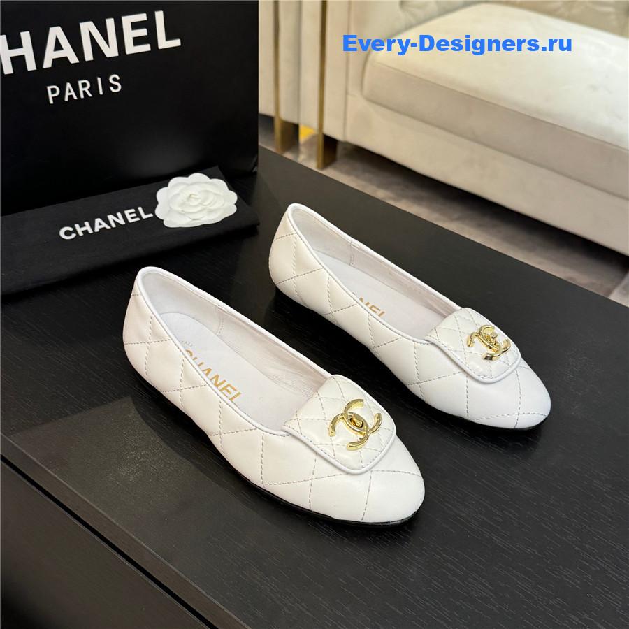 Ch**el white quilted turn cc lock calfskin ballet flats