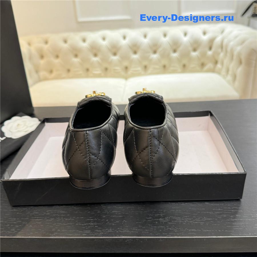 Ch**el black quilted turn cc lock calfskin ballet flats