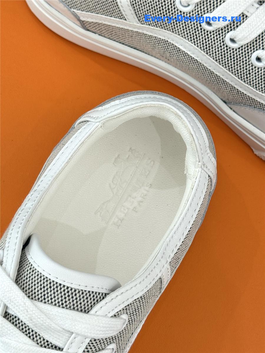 H**me5 white get sneaker