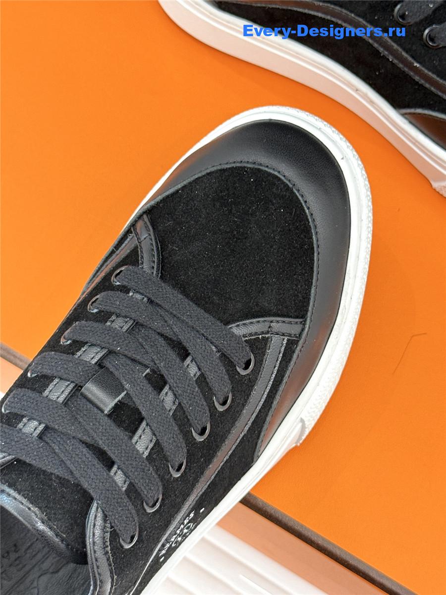 H**me5 black get sneakers