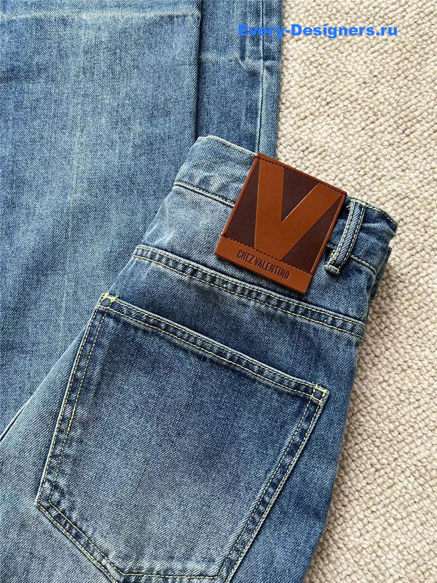 Va1e*ntin0 straight loose lightweight jeans