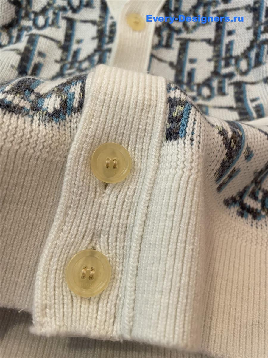 D10r white blue oblique cardigan