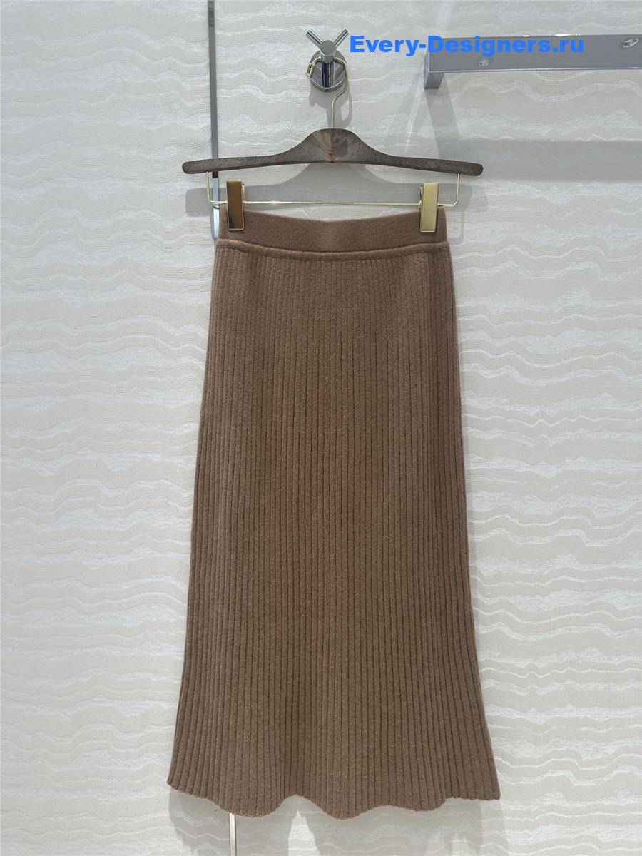 L0r0 P1ana camel cashmere skirt suit