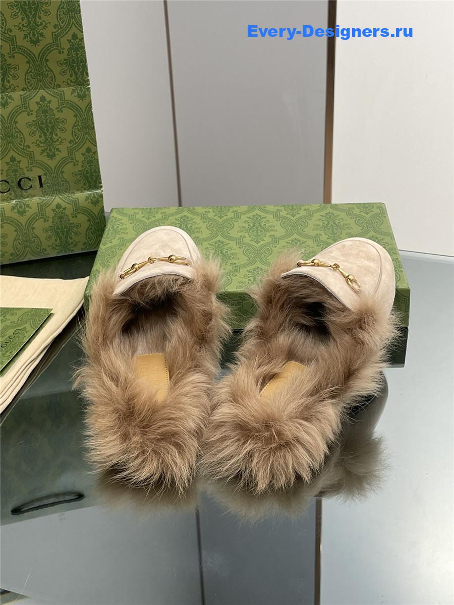 Gvc*1 beige suede wool flat mules