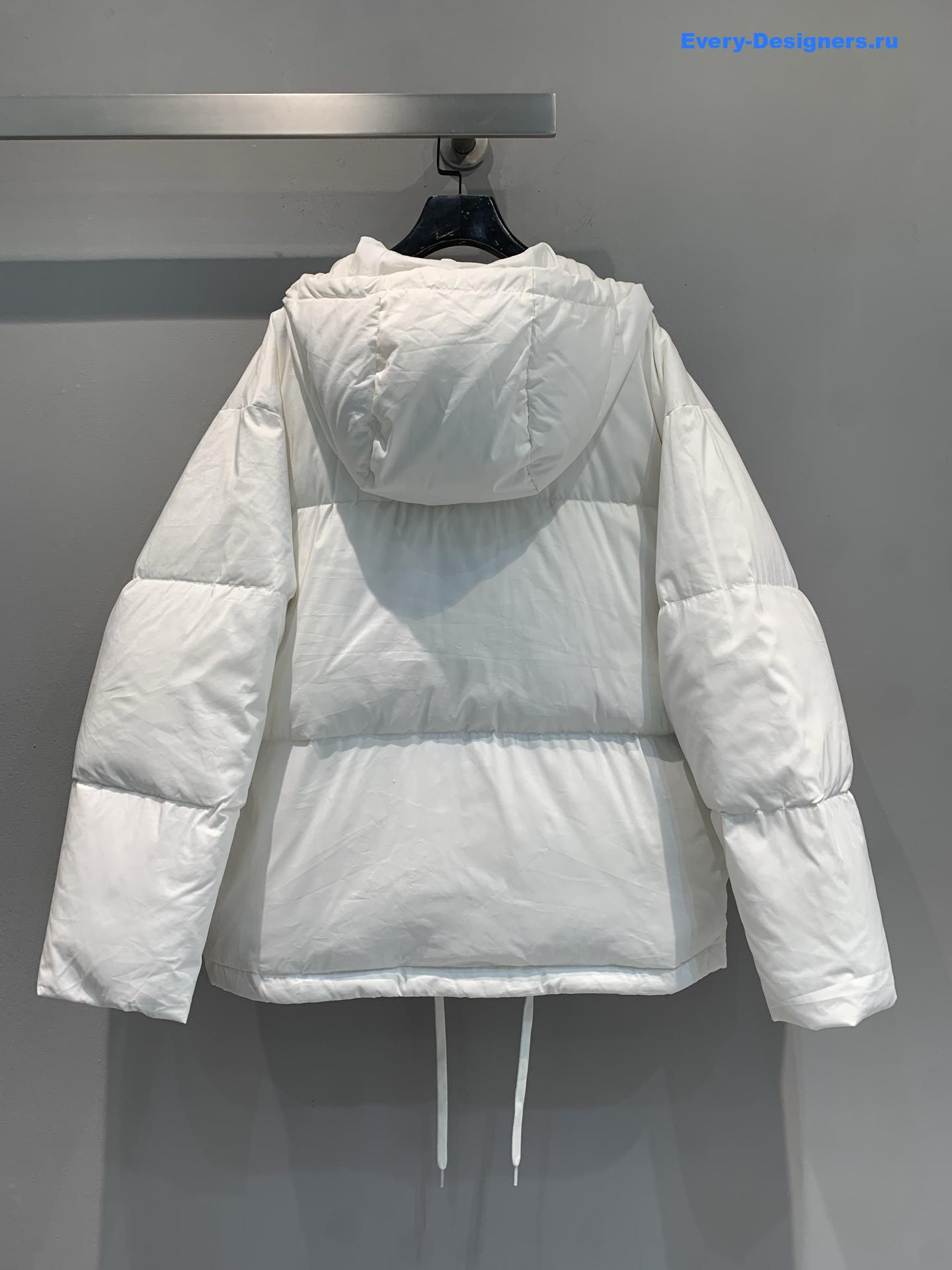 Pra*a white medium-weight hooded soft fabric down jacket