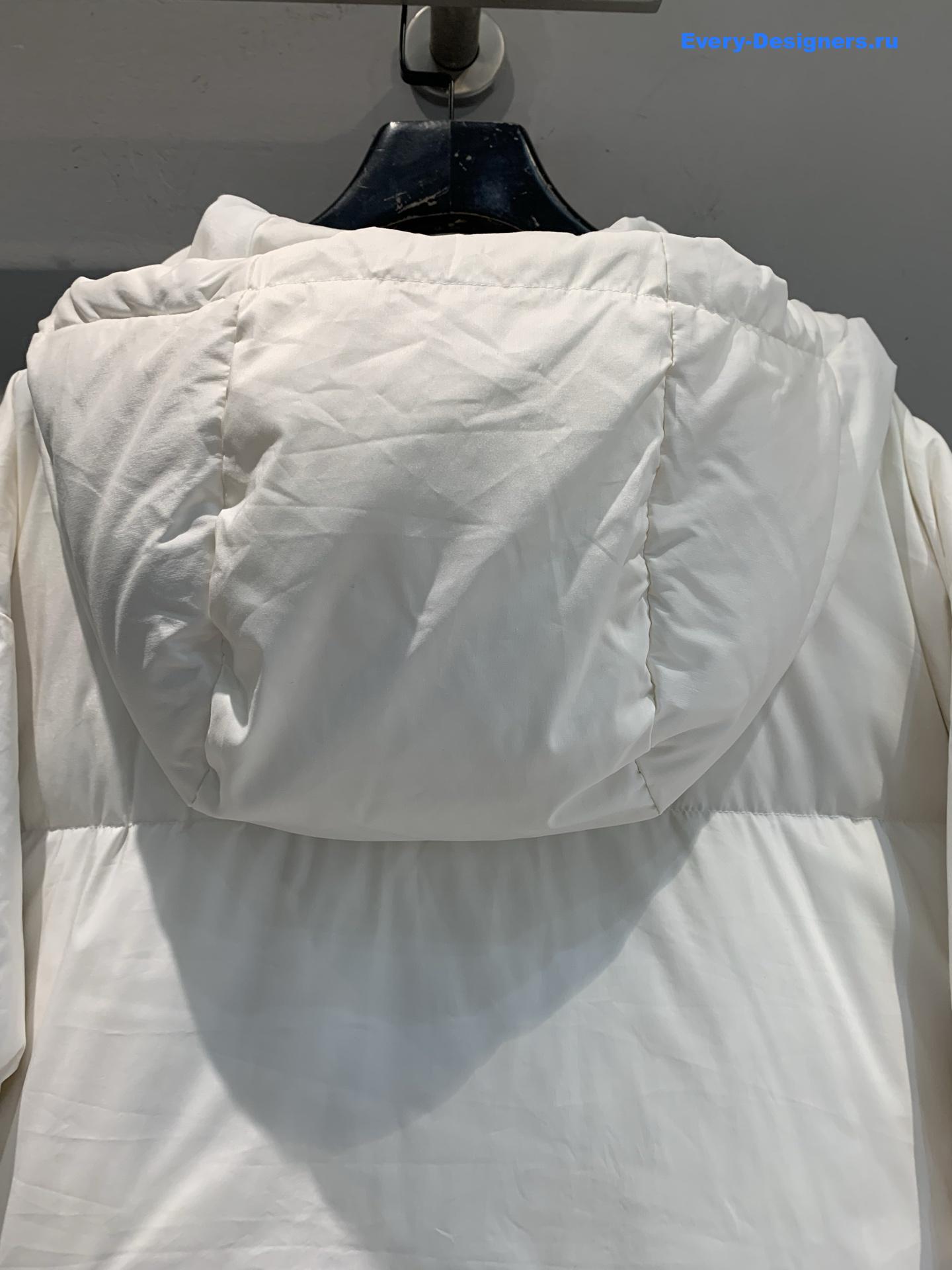 Pra*a white medium-weight hooded soft fabric down jacket