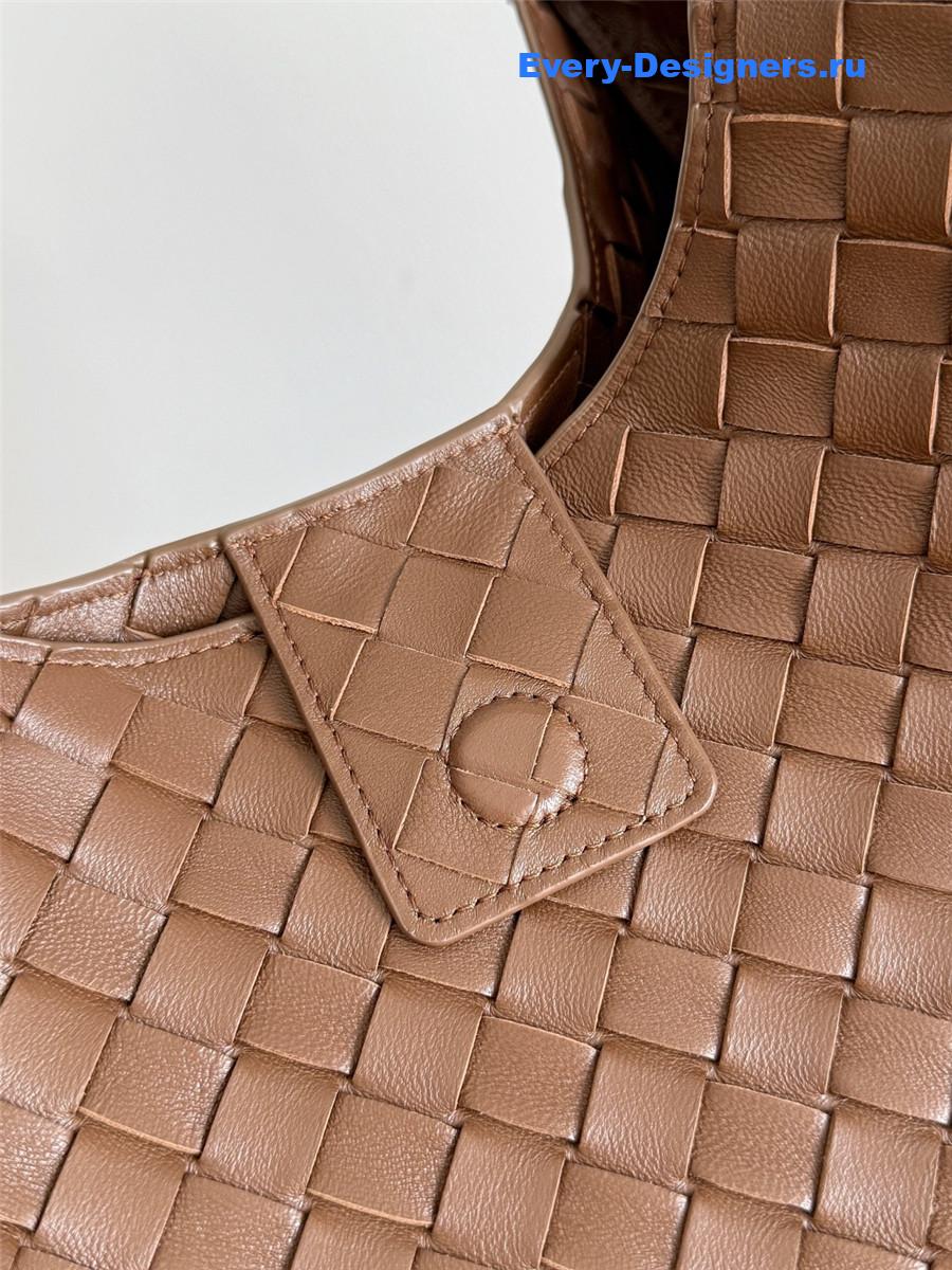 b0tt*ga Ven*ta brown campana hobo