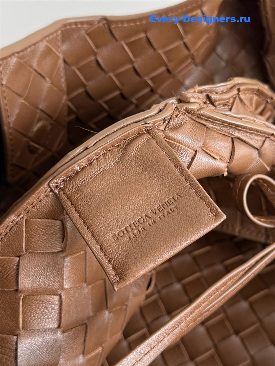 b0tt*ga Ven*ta brown campana hobo