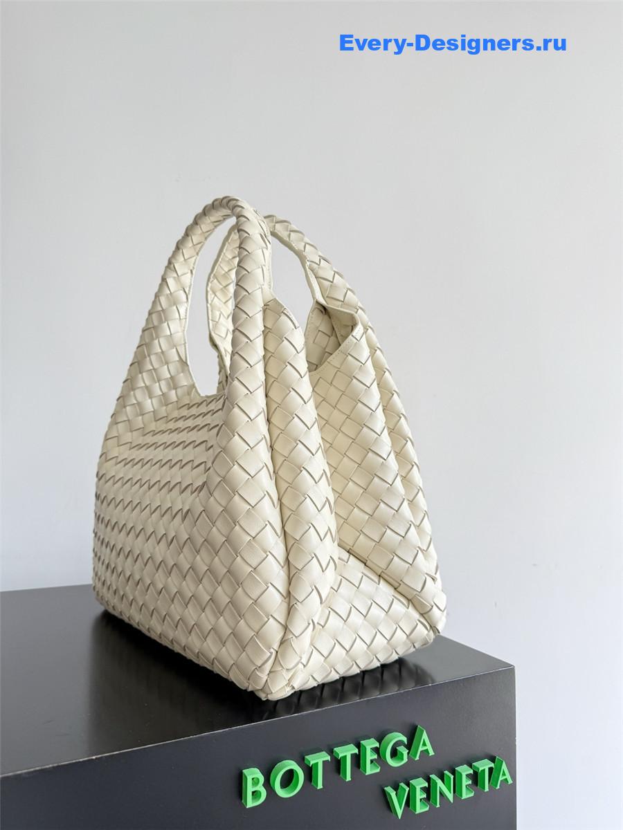 b0tt*ga Ven*ta white campana hobo