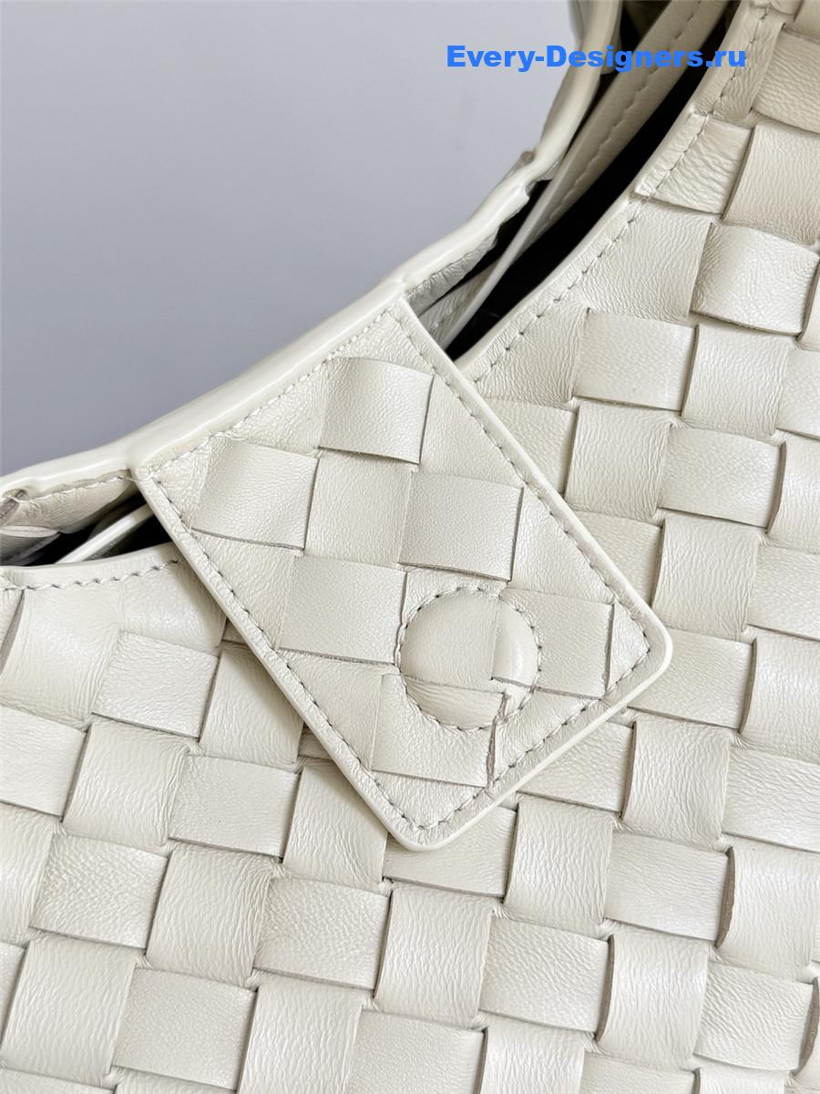 b0tt*ga Ven*ta white campana hobo