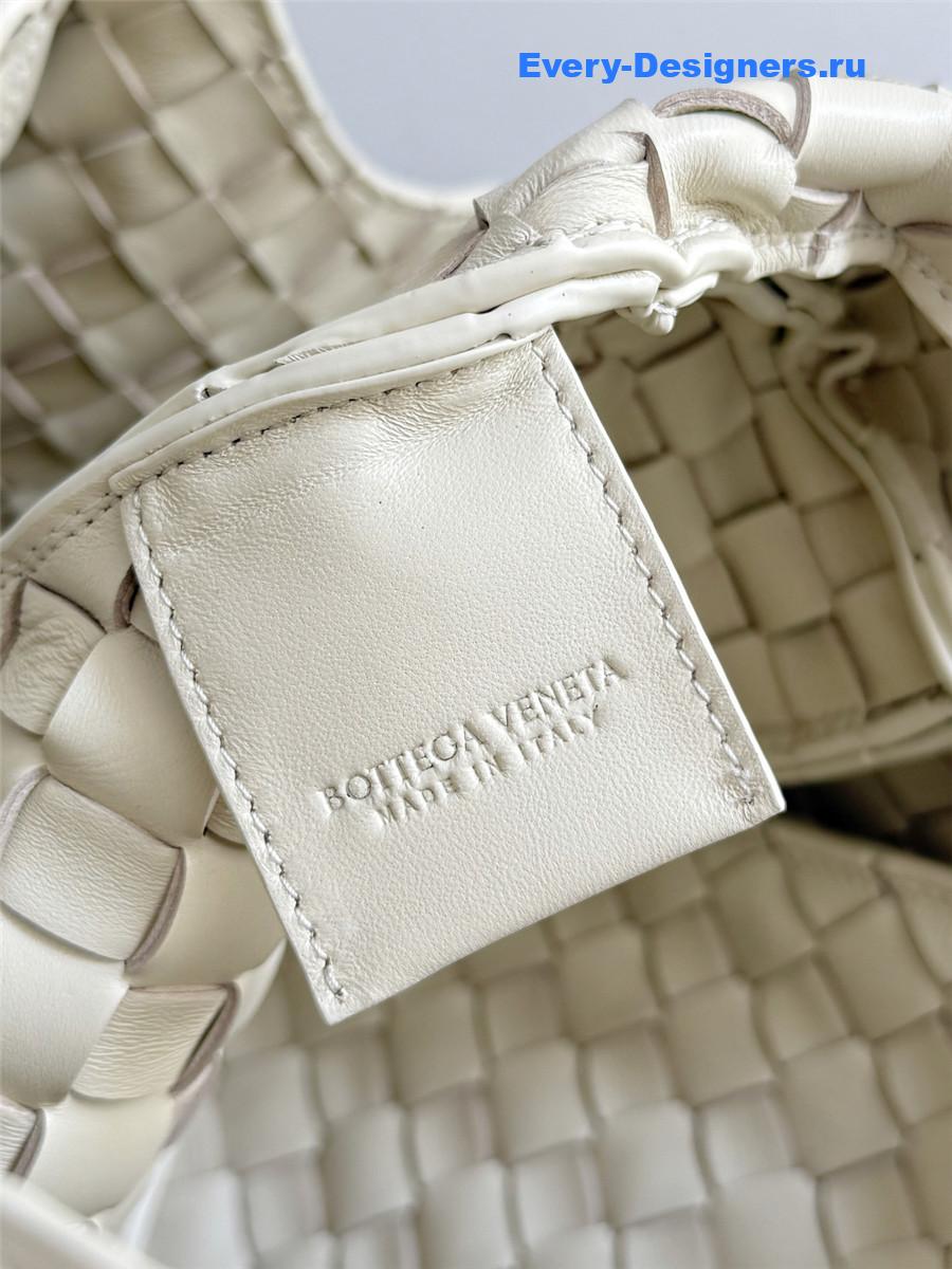 b0tt*ga Ven*ta white campana hobo