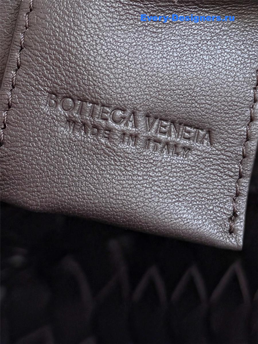 b0tt*ga Ven*ta dark brown campana hobo