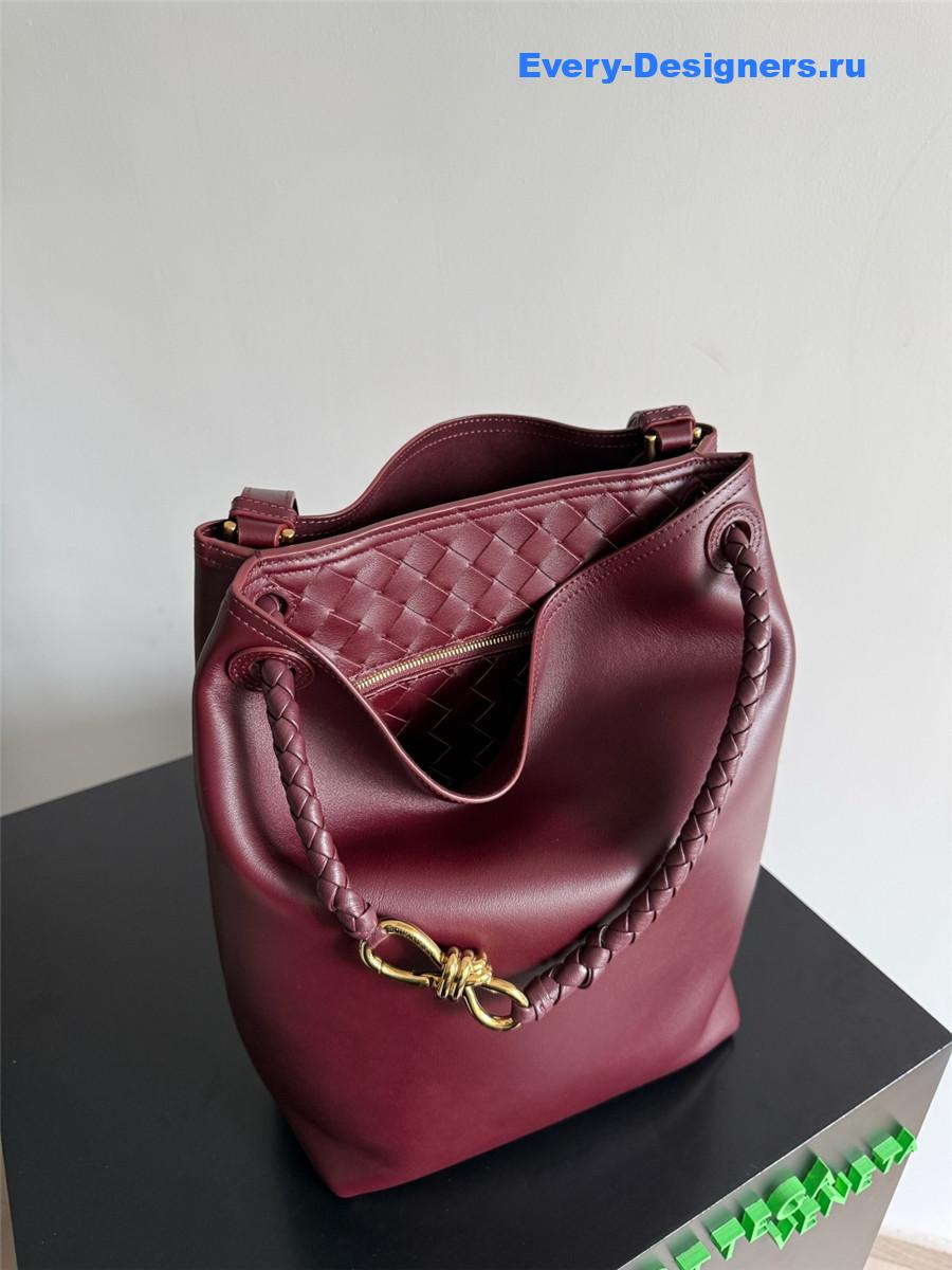 b0tt*ga Ven*ta burgundy andiamo bucket bag