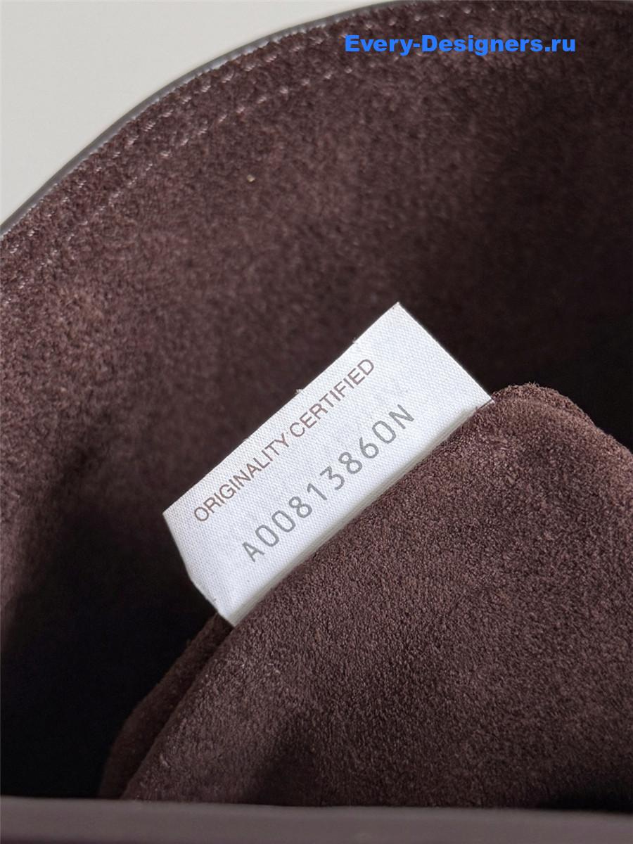 b0tt*ga Ven*ta dark brown andiamo bucket bag