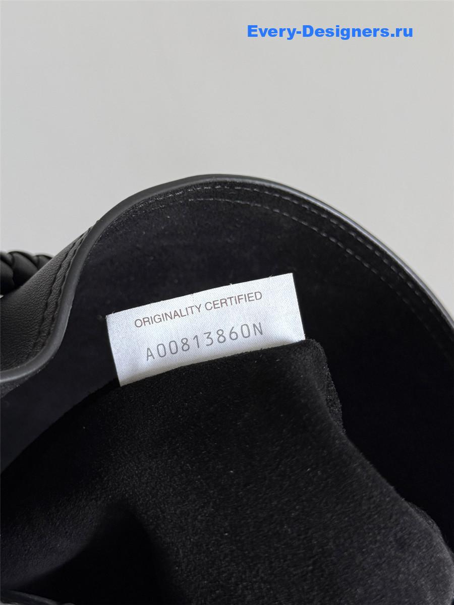 b0tt*ga Ven*ta black andiamo bucket bag