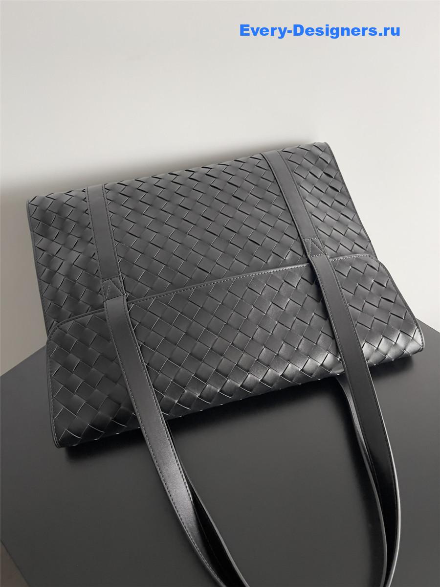b0tt*ga Ven*ta intrecciato black leather flap briefcase